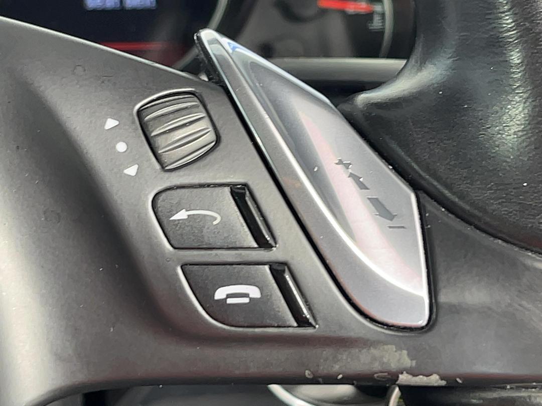 Photo '24' of Porsche Panamera