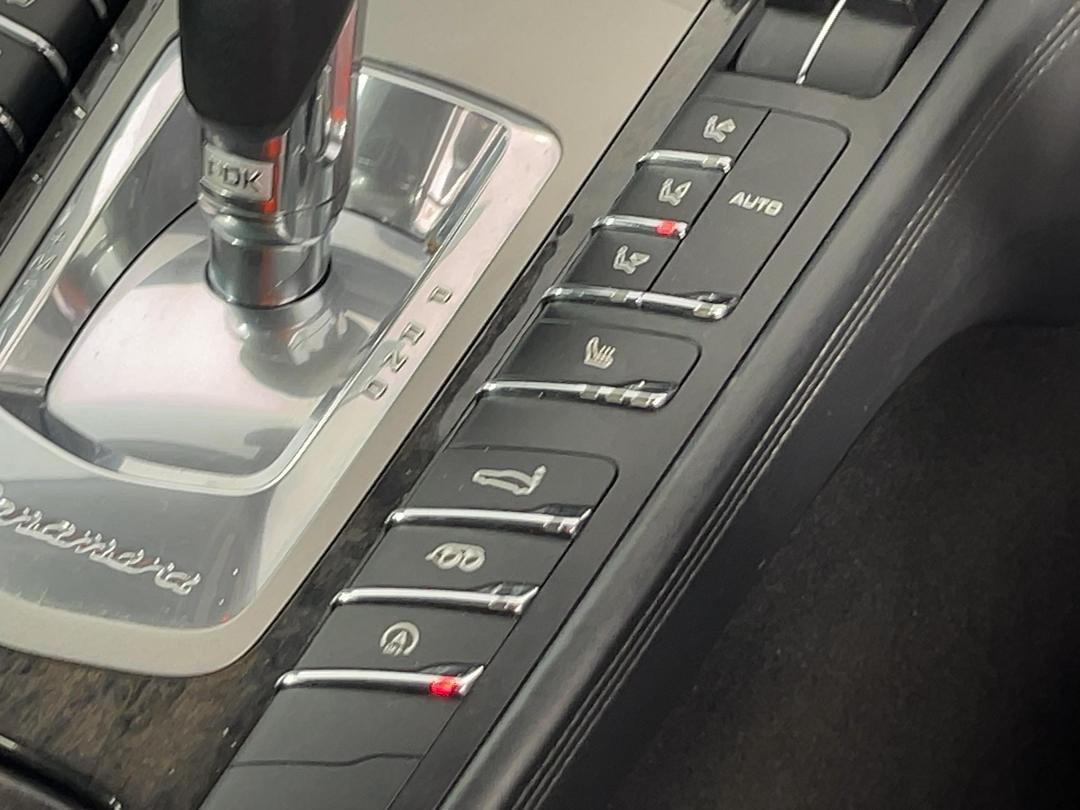 Photo '31' of Porsche Panamera