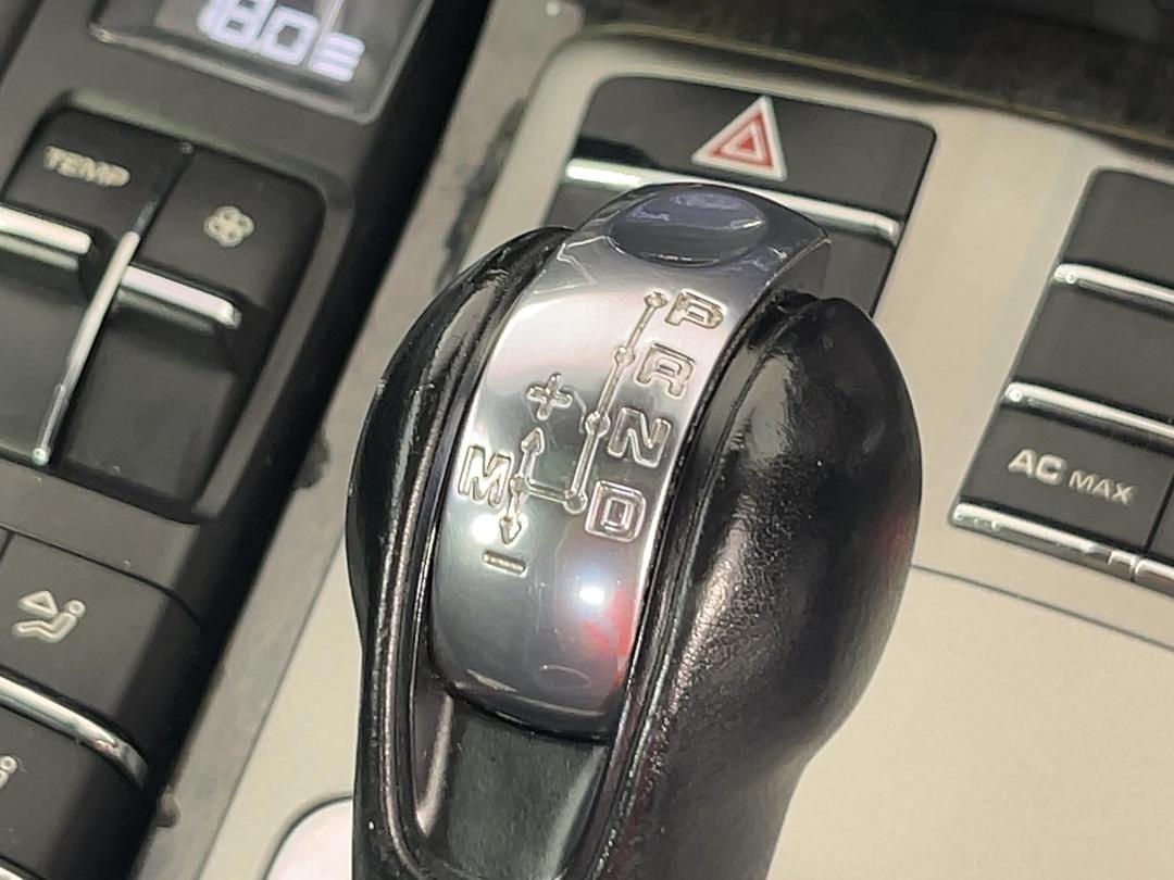 Photo '32' of Porsche Panamera