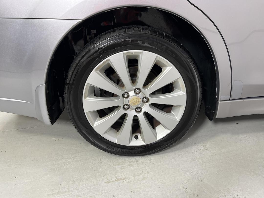 Photo '12' of Subaru Legacy