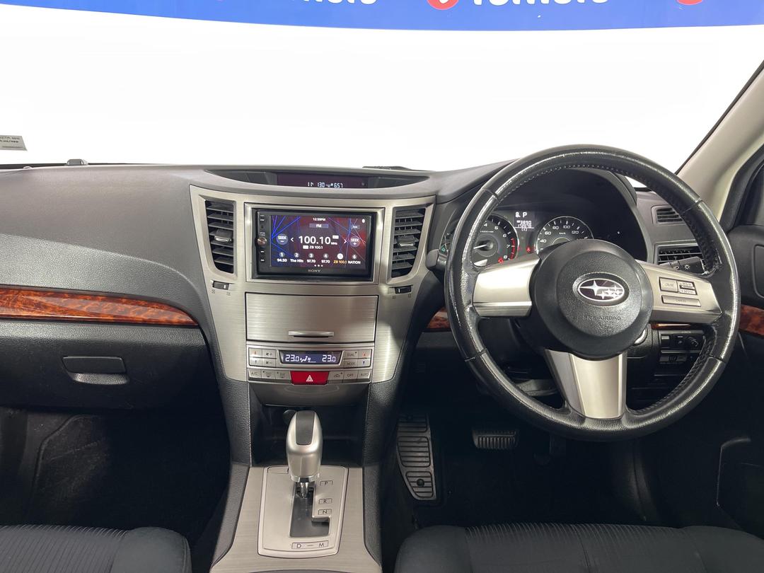 Photo '17' of Subaru Legacy