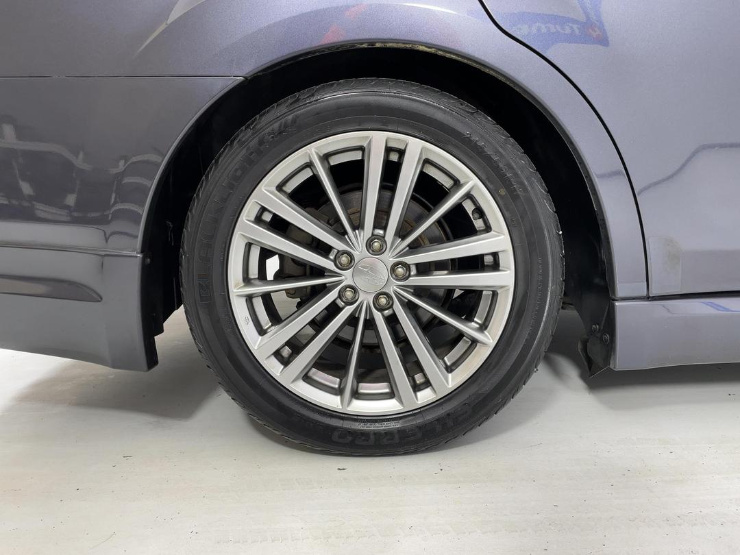 Photo '12' of Subaru Legacy