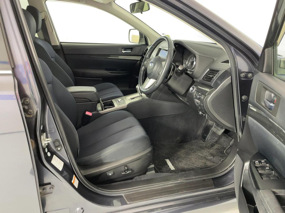 Photo '16' of Subaru Legacy