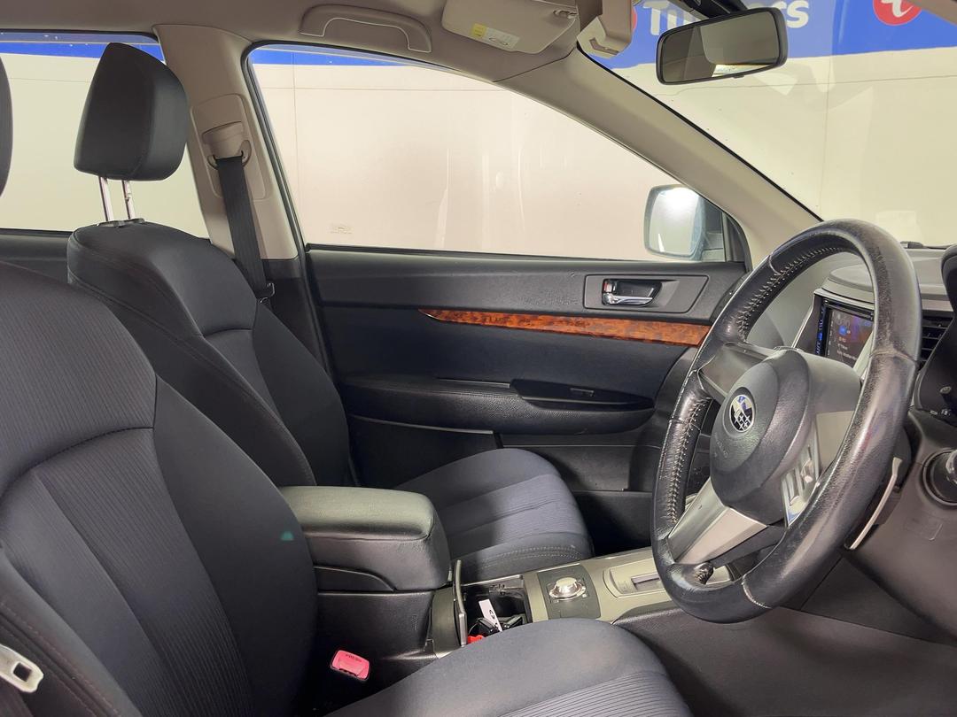 Photo '16' of Subaru Legacy