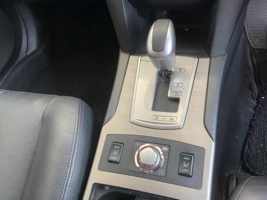 Photo '16' of Subaru Legacy