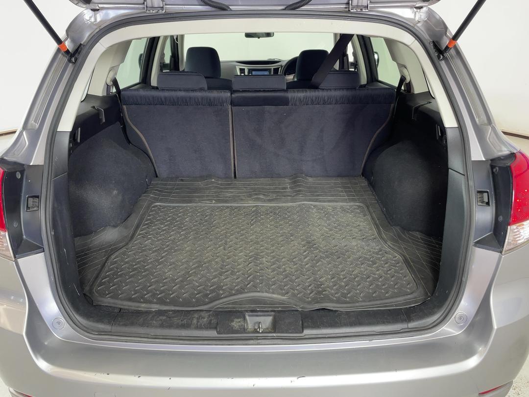 Photo '14' of Subaru Legacy