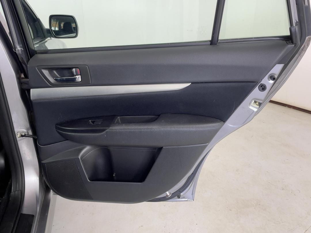 Photo '19' of Subaru Legacy