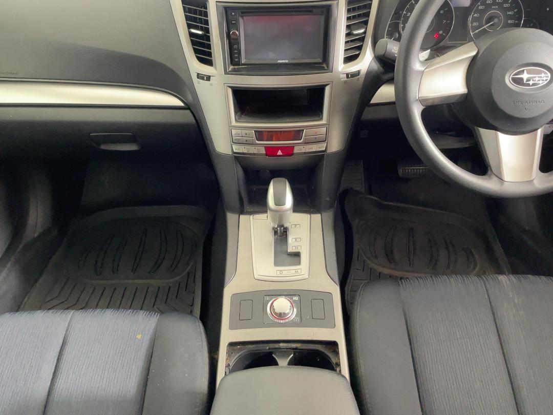 Photo '18' of Subaru Legacy