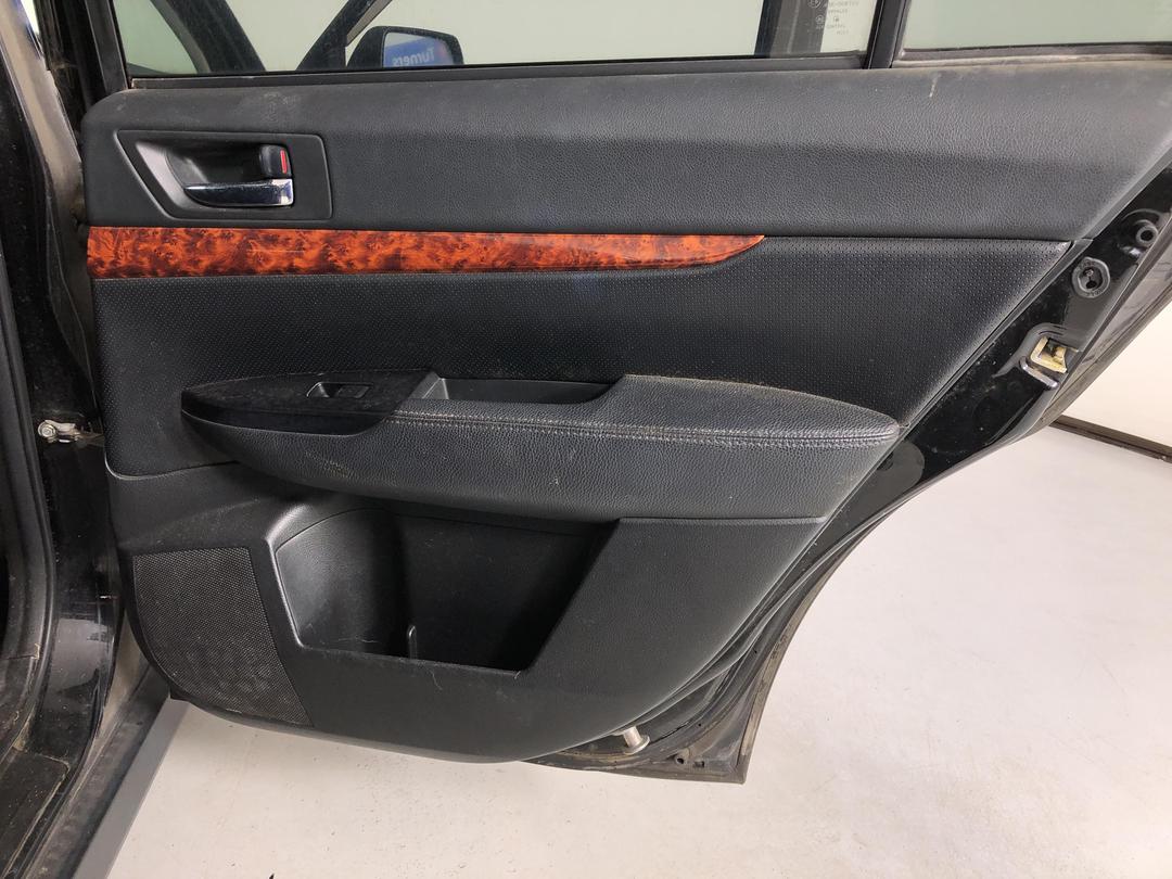 Photo '17' of Subaru Outback