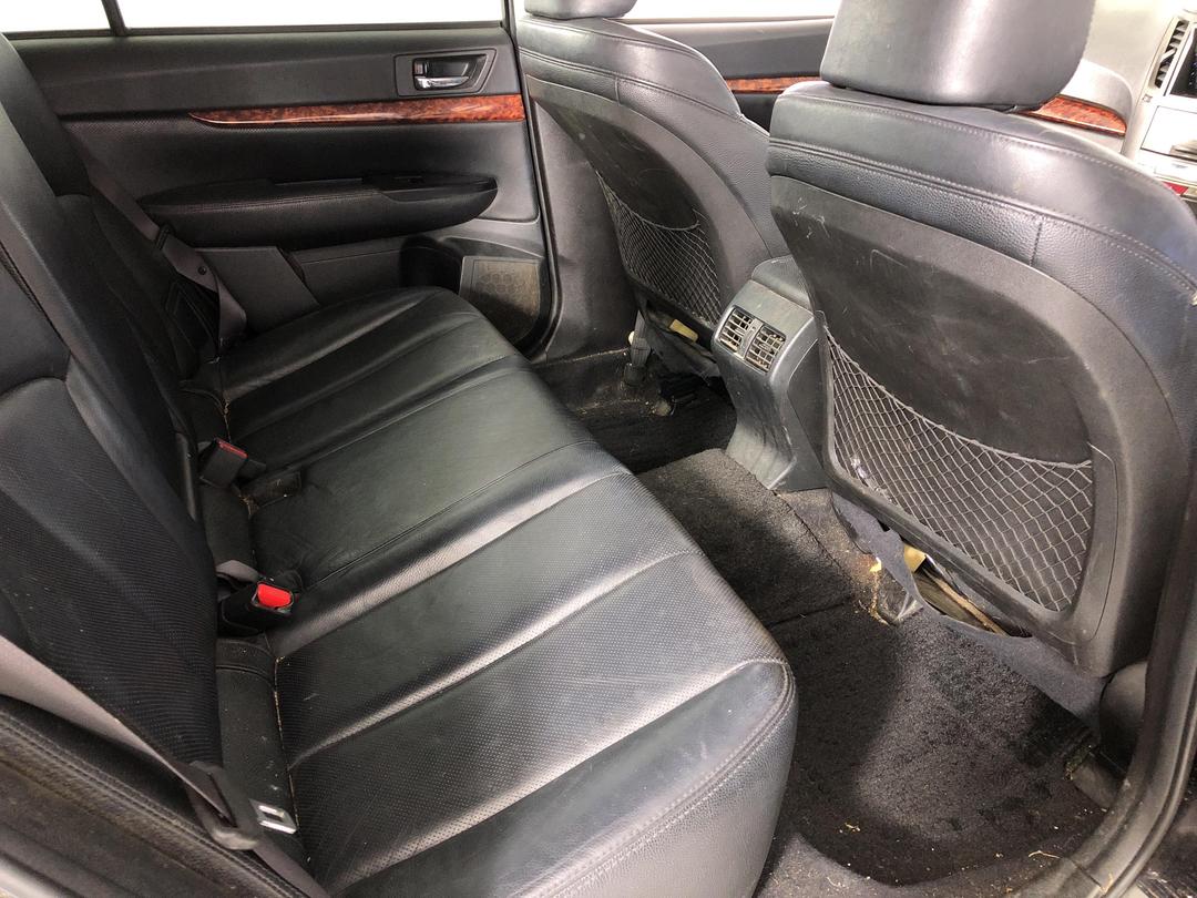 Photo '18' of Subaru Outback