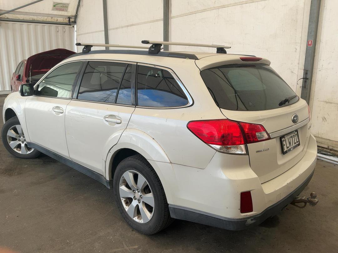 Photo '7' of Subaru Outback 25I