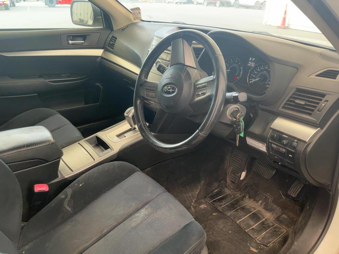 Photo '15' of Subaru Outback 25I