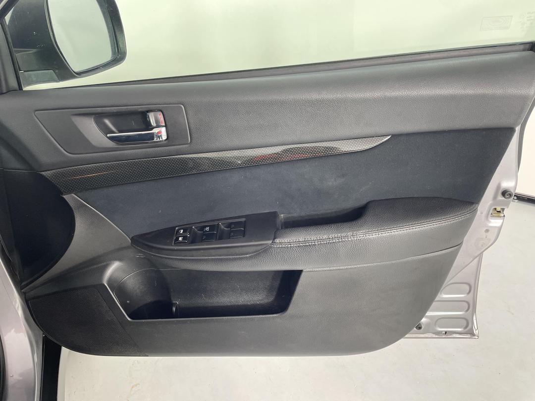 Photo '15' of Subaru Outback