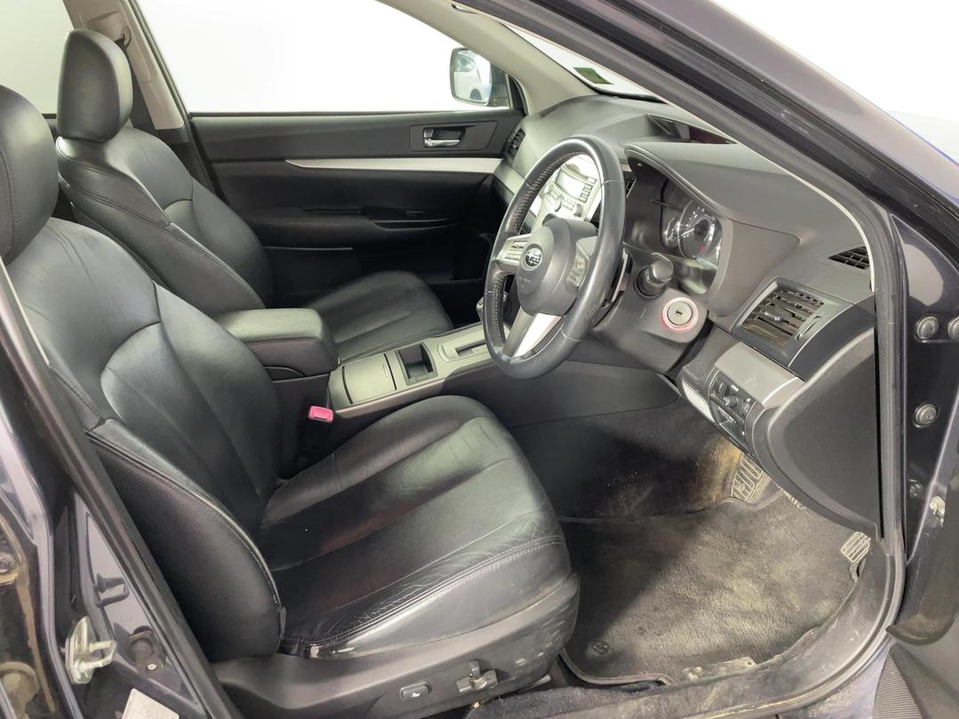 Photo '16' of Subaru Outback