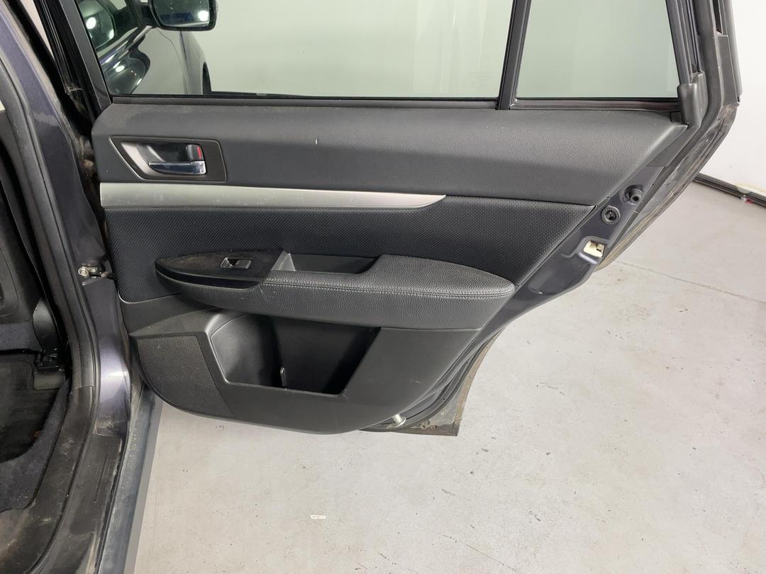Photo '19' of Subaru Outback