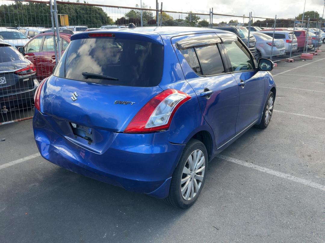 Photo '4' of Suzuki Swift