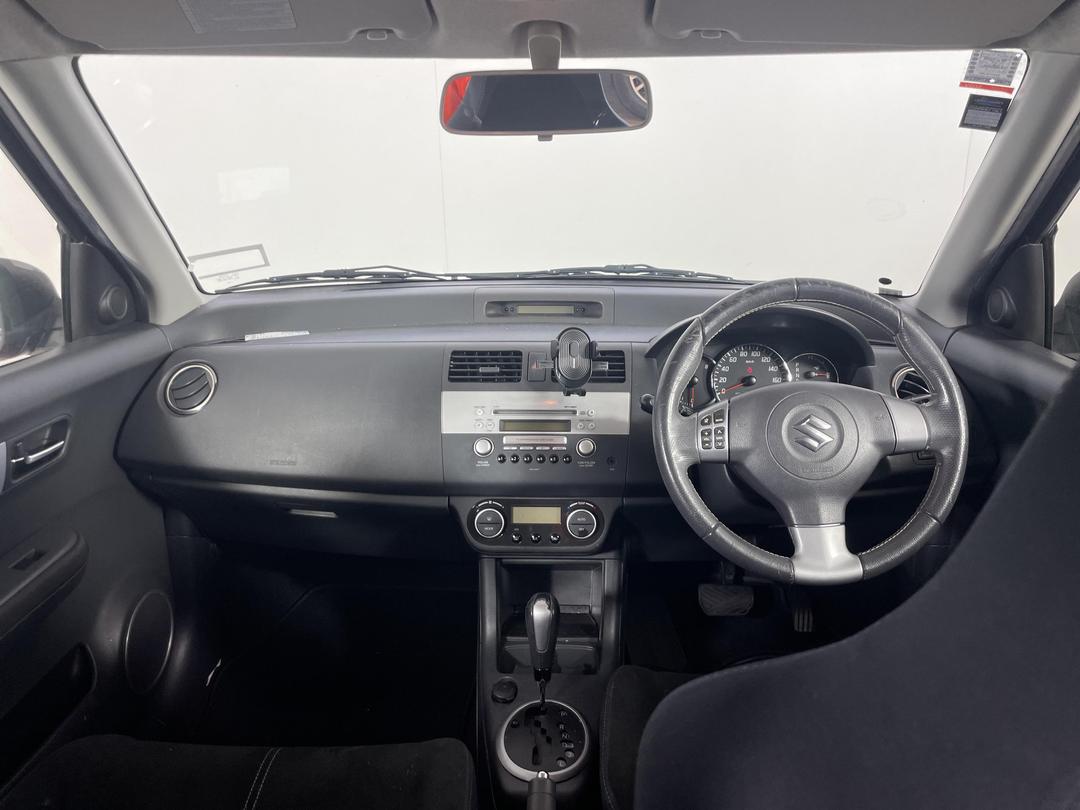 Photo '17' of Suzuki Swift