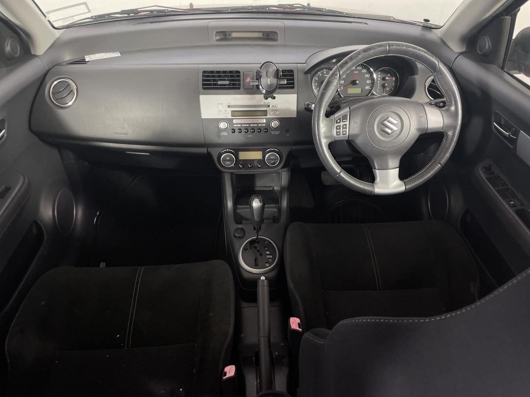 Photo '18' of Suzuki Swift