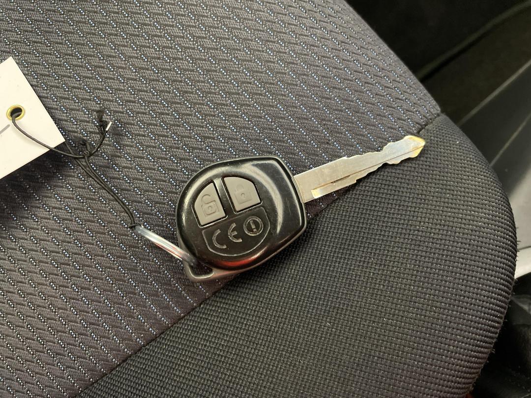 Photo '22' of Suzuki Swift