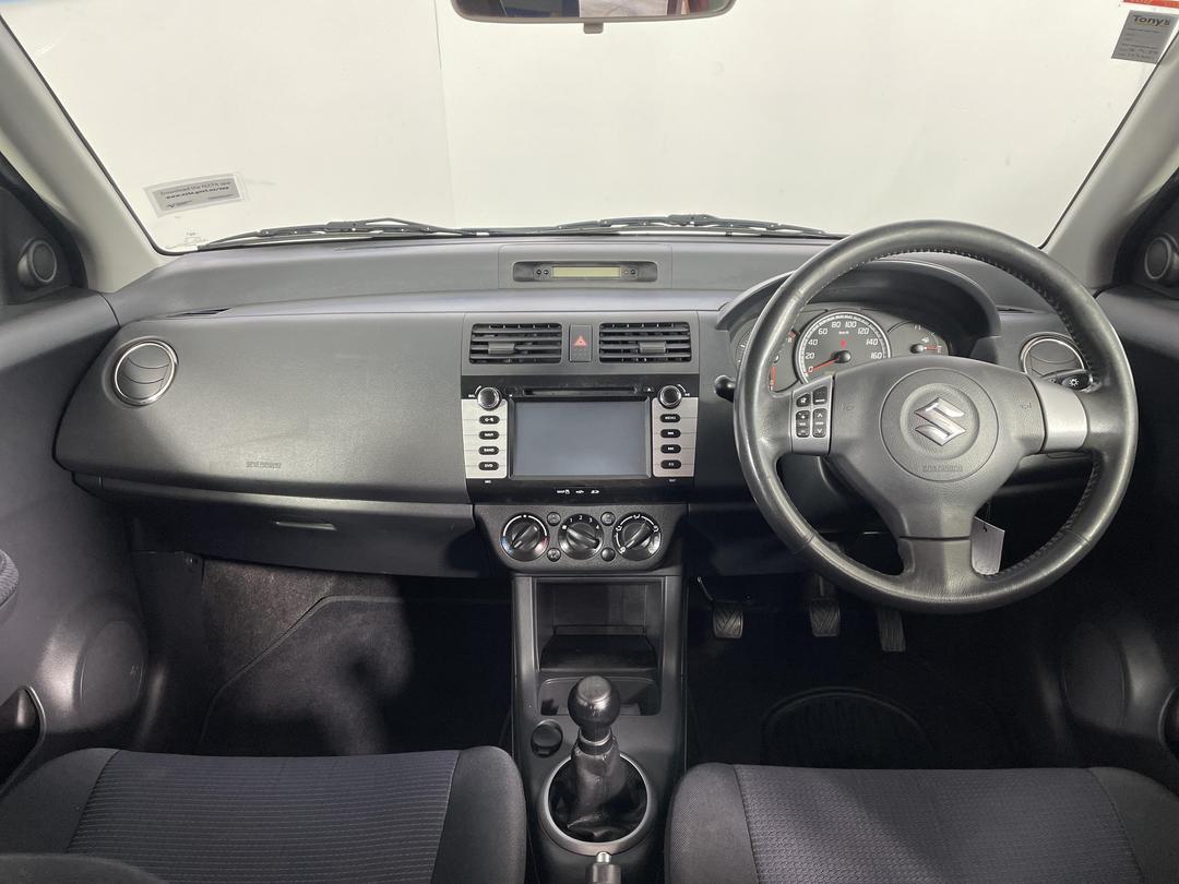 Photo '17' of Suzuki Swift