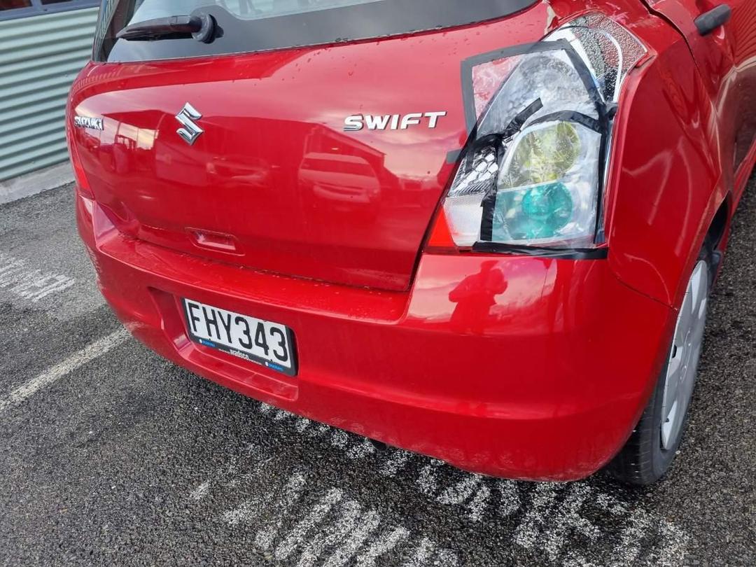 Photo '6' of Suzuki Swift Glxa