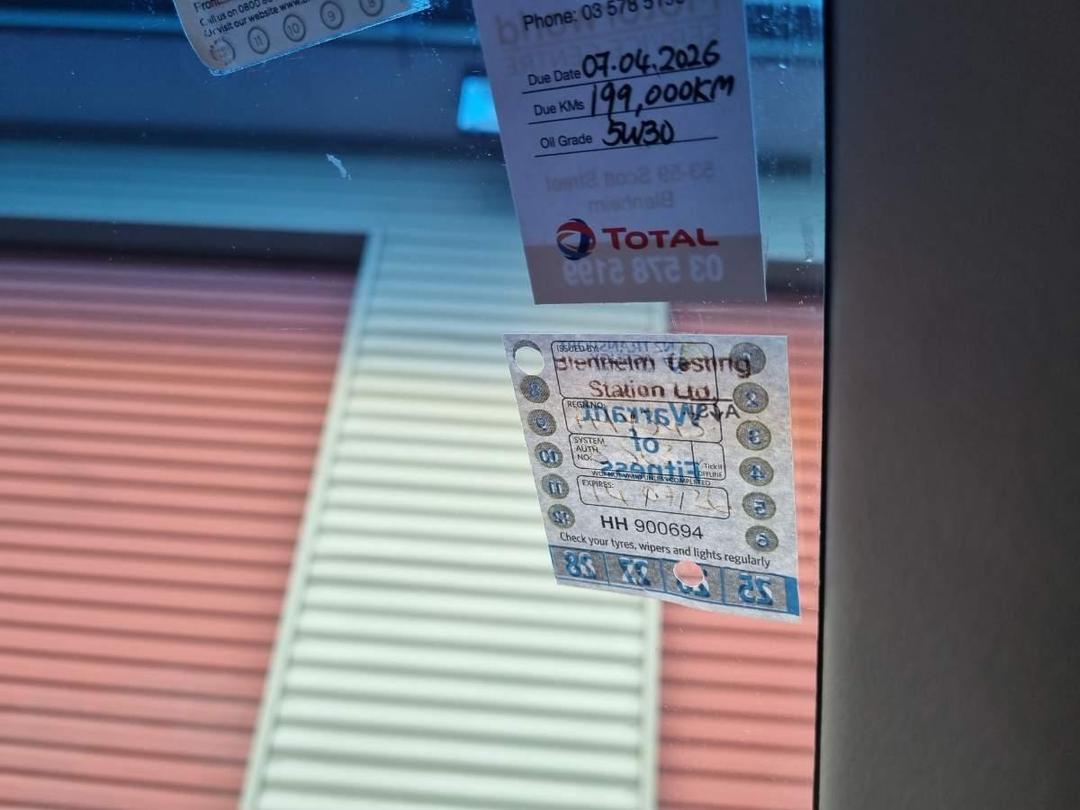 Photo '10' of Suzuki Swift Glxa