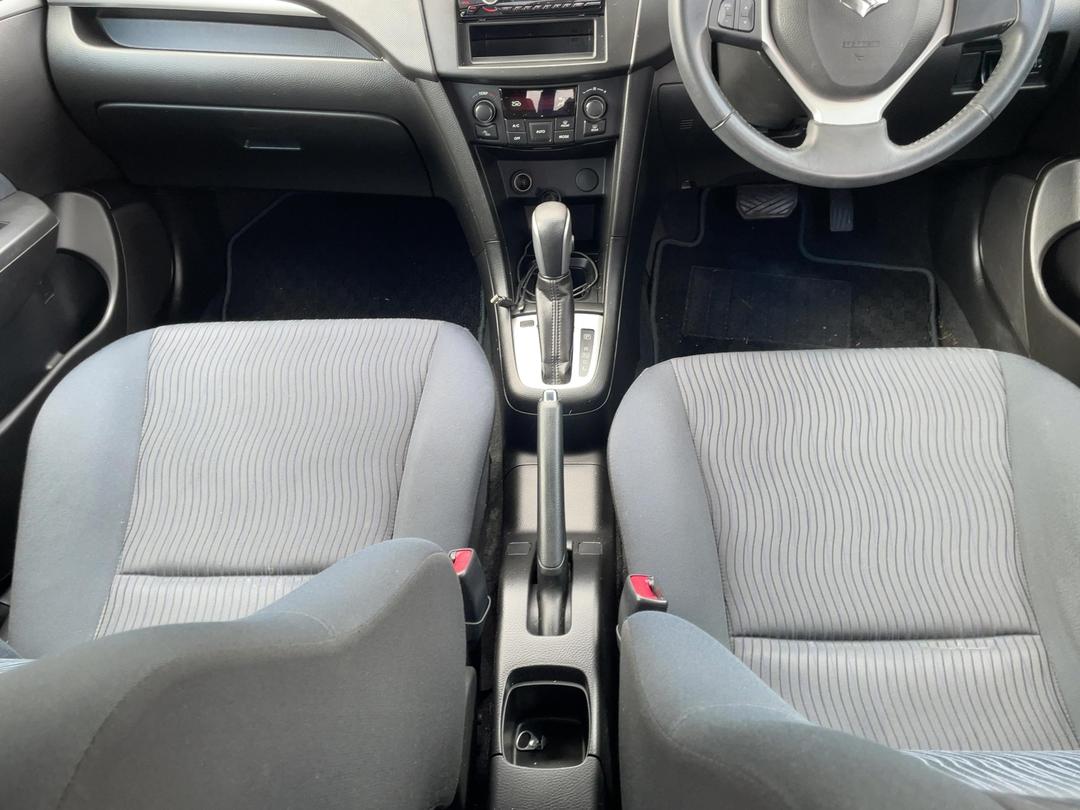 Photo '16' of Suzuki Swift