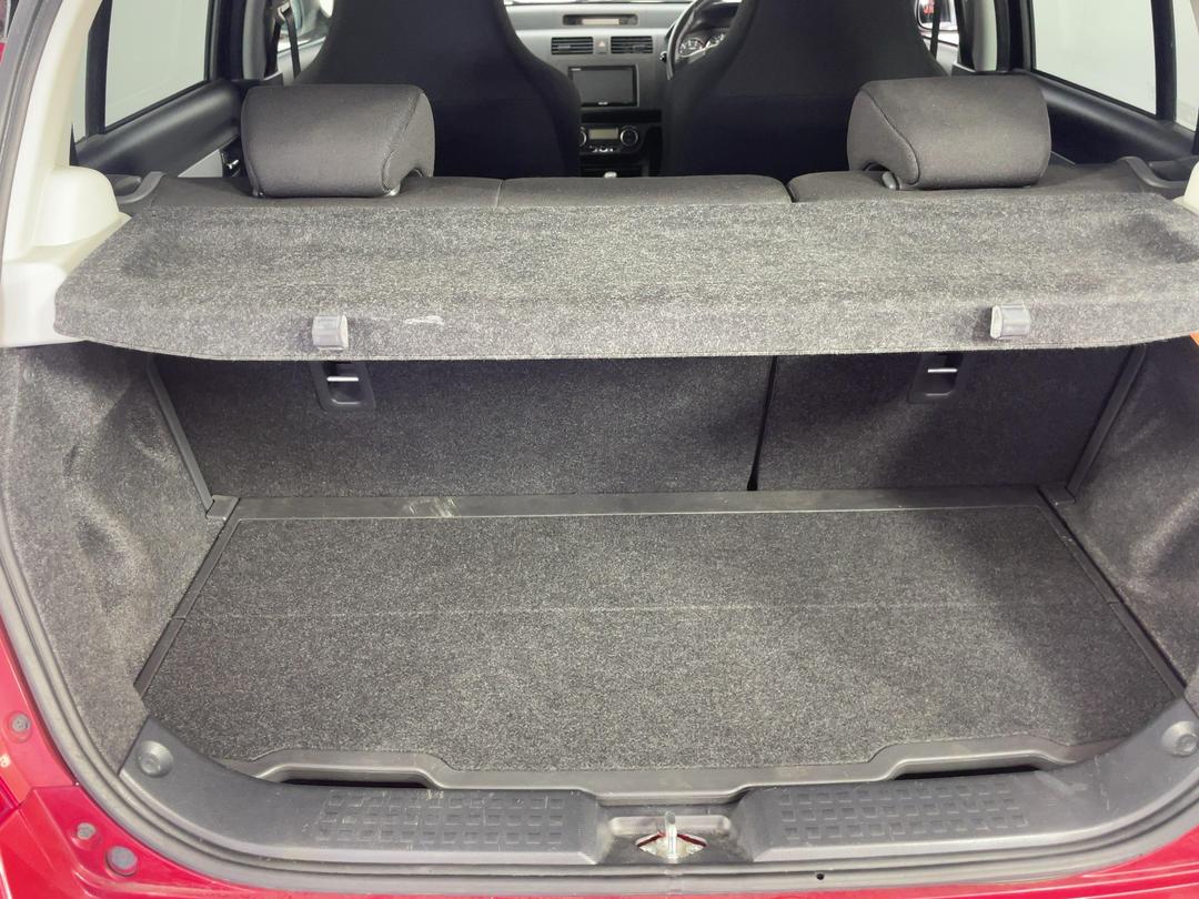 Photo '14' of Suzuki Swift