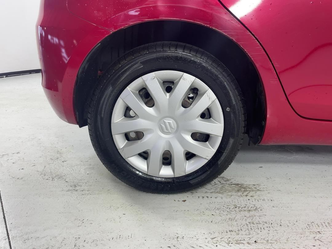 Photo '12' of Suzuki Swift