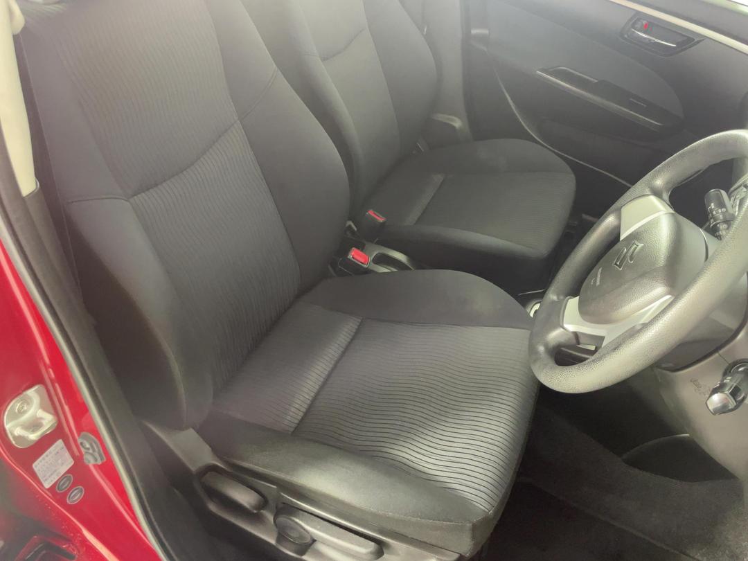 Photo '16' of Suzuki Swift