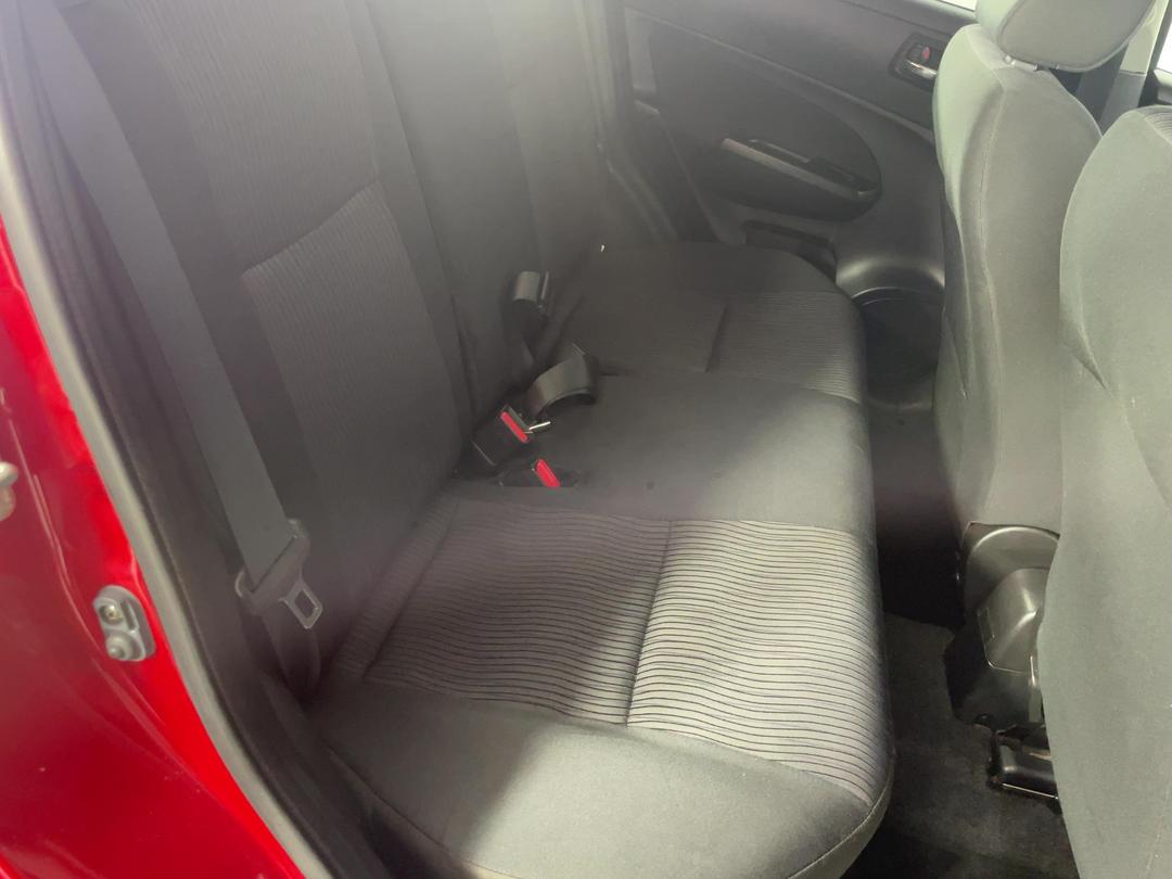 Photo '20' of Suzuki Swift