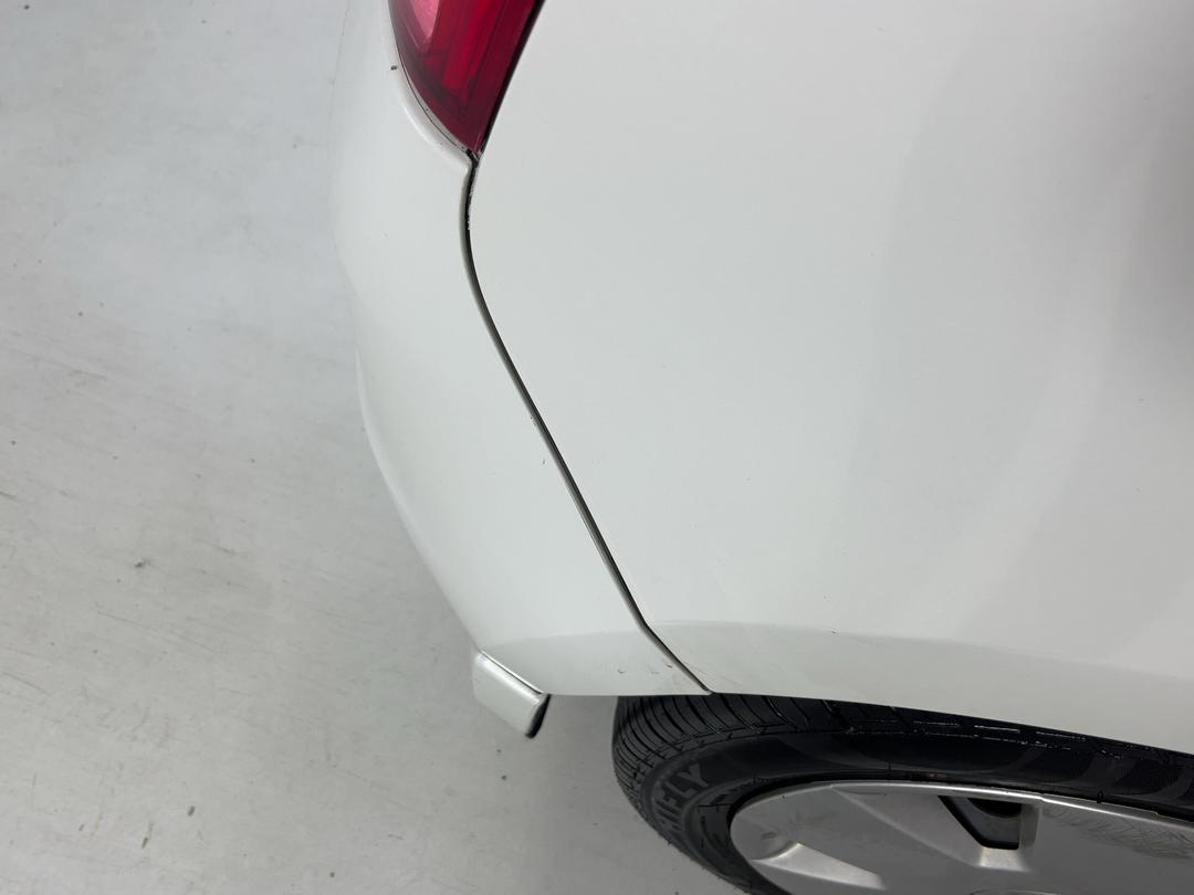 Photo '28' of Suzuki Swift