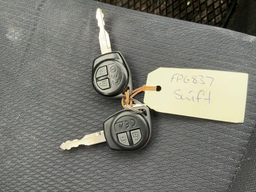 Photo '17' of Suzuki Swift Glxa Photo '17' of Suzuki Swift Glxa