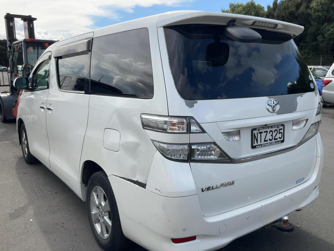 Photo '3' of Toyota Alphard Vellfire Photo '3' of Toyota Alphard Vellfire