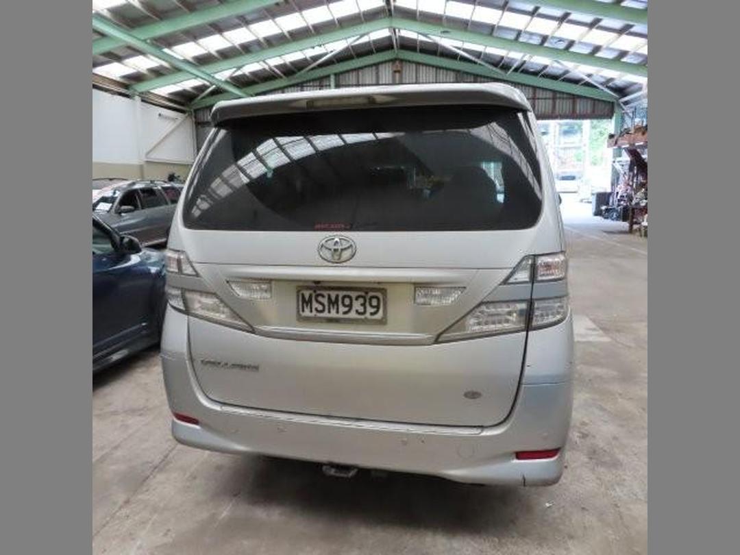 Photo '3' of Toyota Alphard Vellfire Photo '3' of Toyota Alphard Vellfire