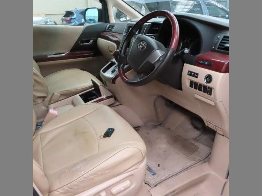 Photo '8' of Toyota Alphard Vellfire Photo '8' of Toyota Alphard Vellfire
