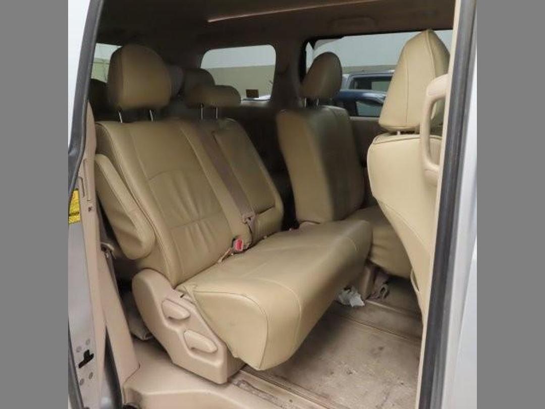 Photo '10' of Toyota Alphard Vellfire Photo '10' of Toyota Alphard Vellfire