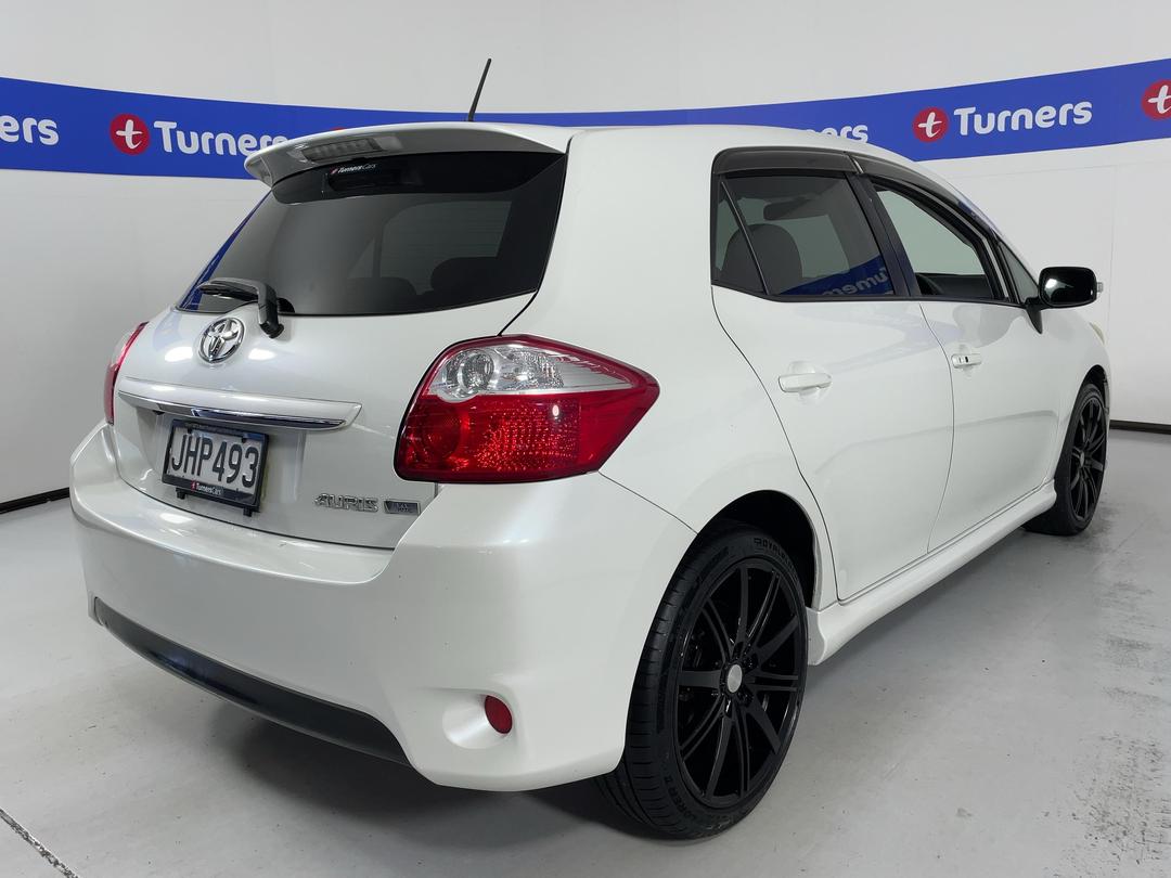 Photo '7' of Toyota Auris