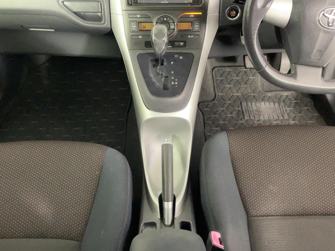 Photo '18' of Toyota Auris