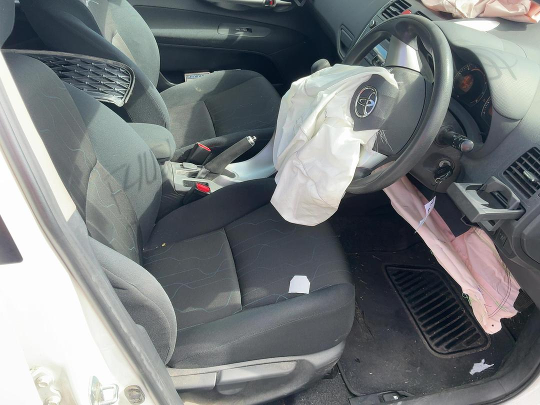 Photo '16' of Toyota Corolla GX Photo '16' of Toyota Corolla GX