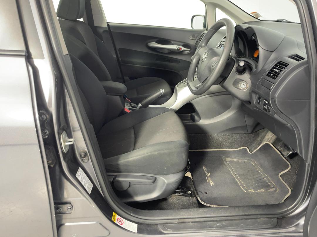 Photo '16' of Toyota Corolla