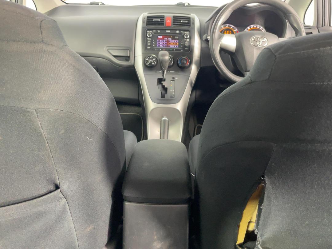 Photo '18' of Toyota Corolla