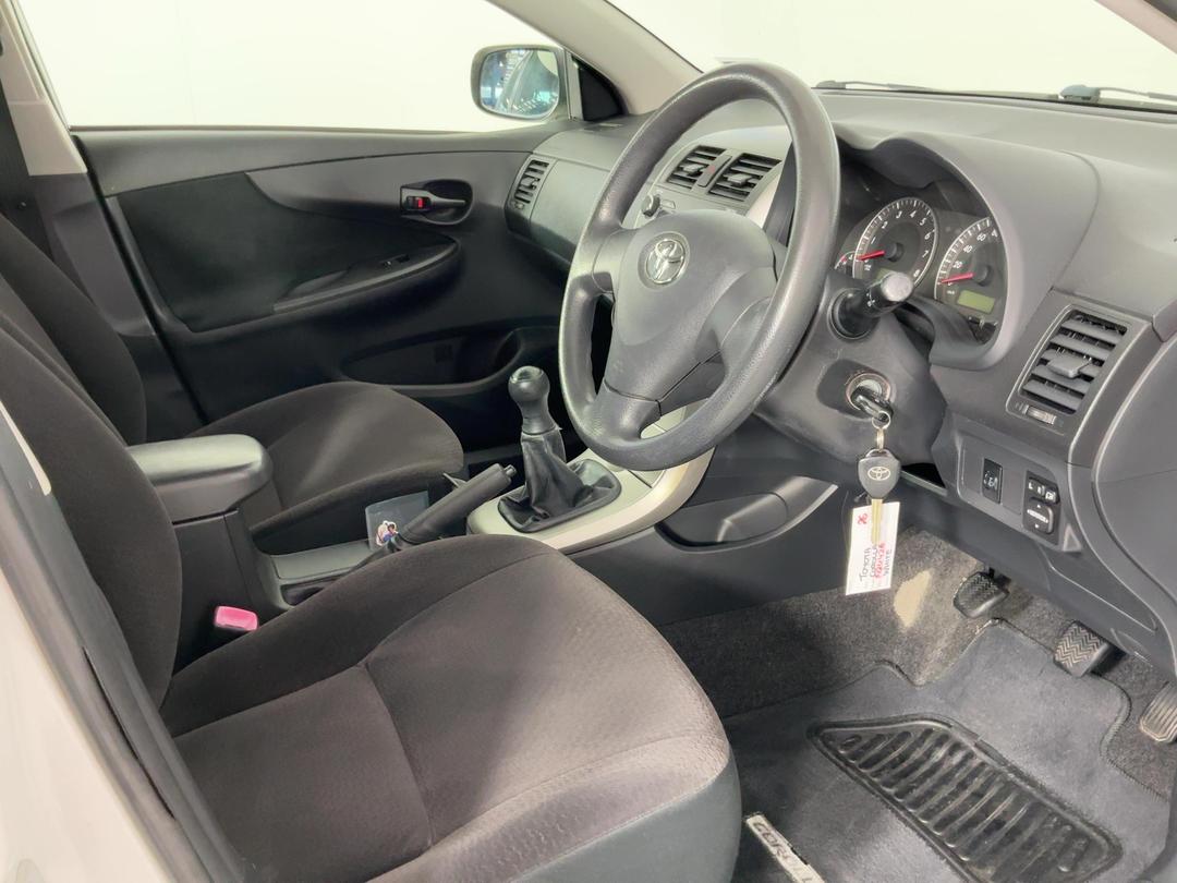 Photo '16' of Toyota Corolla