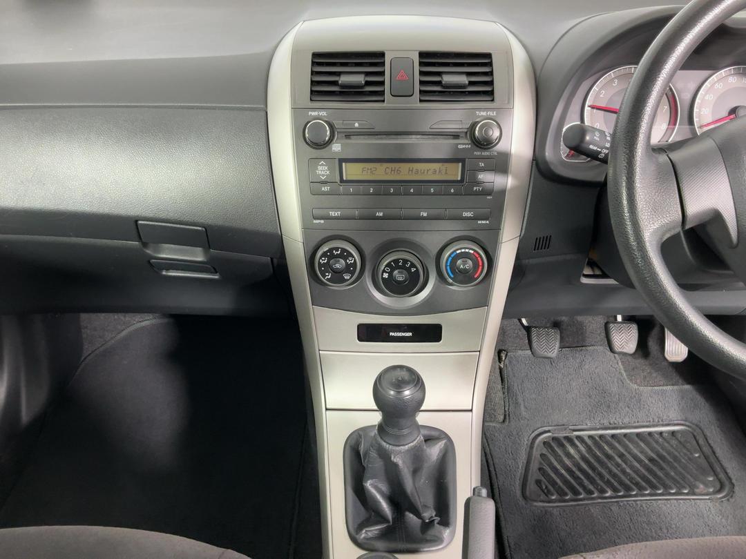Photo '18' of Toyota Corolla