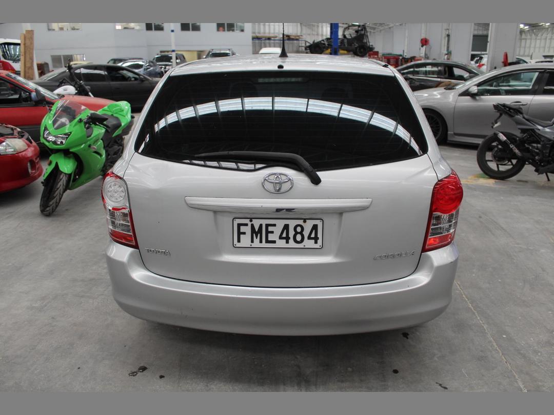 Photo '3' of Toyota Corolla Photo '3' of Toyota Corolla