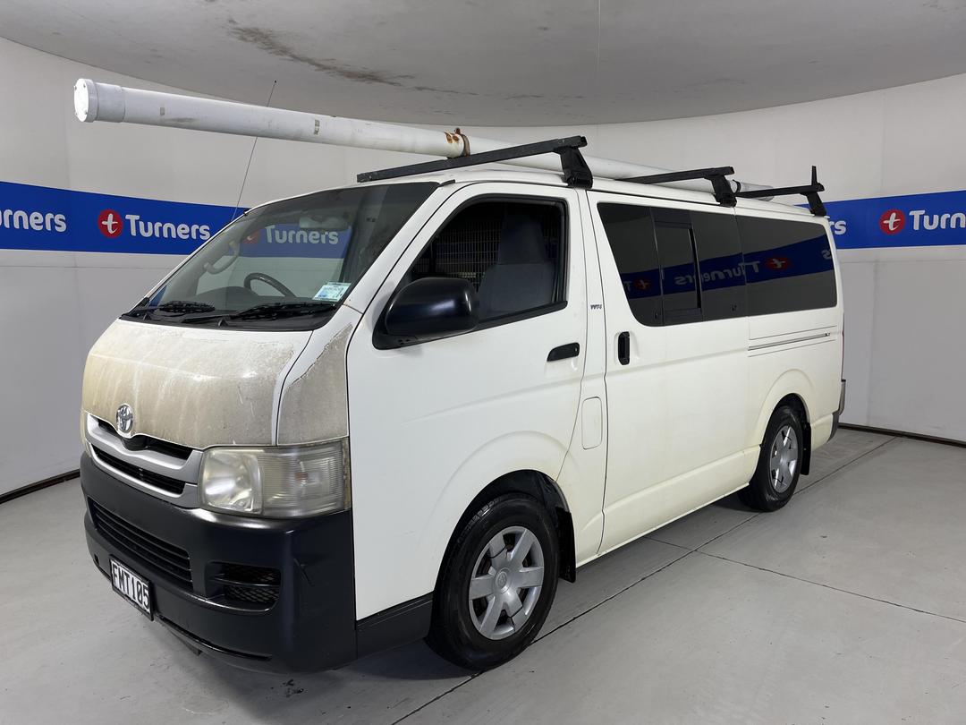 Photo '4' of Toyota Hiace