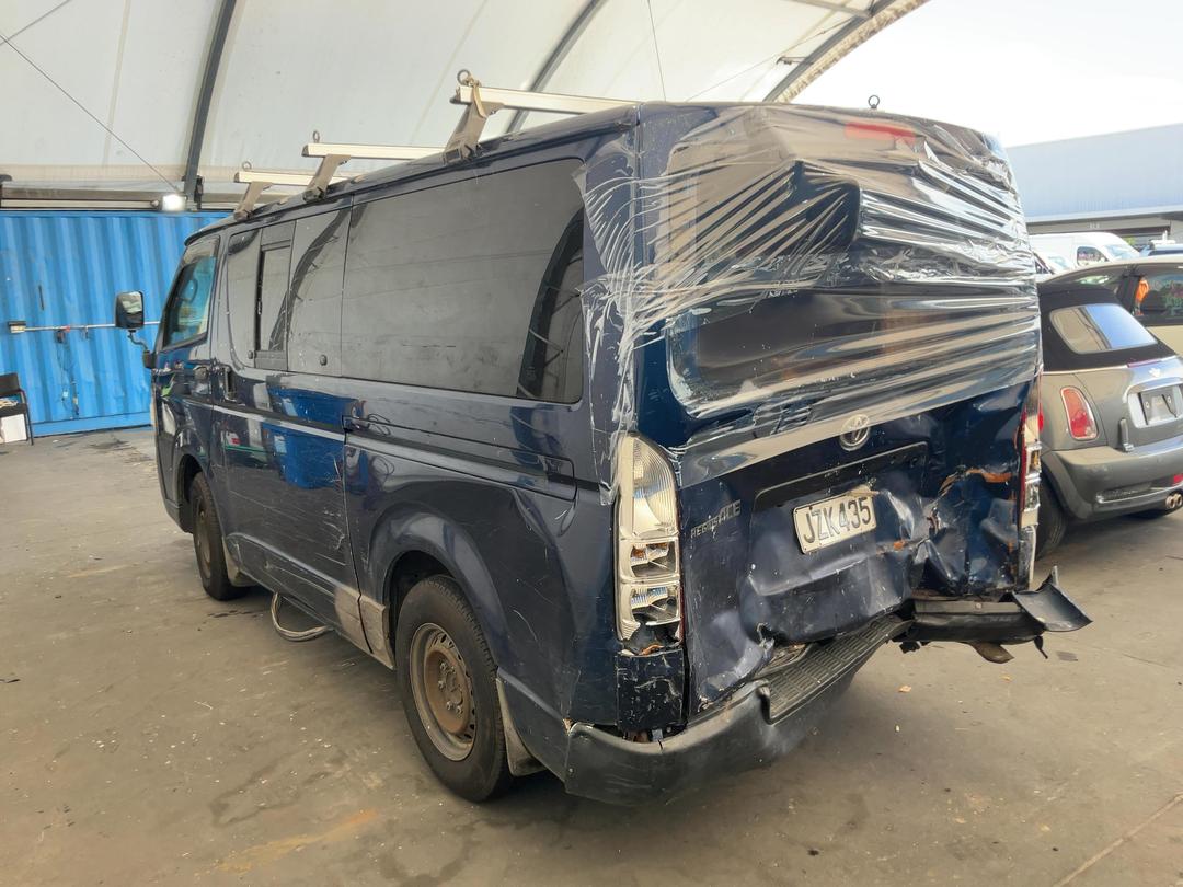 Photo '4' of Toyota Hiace