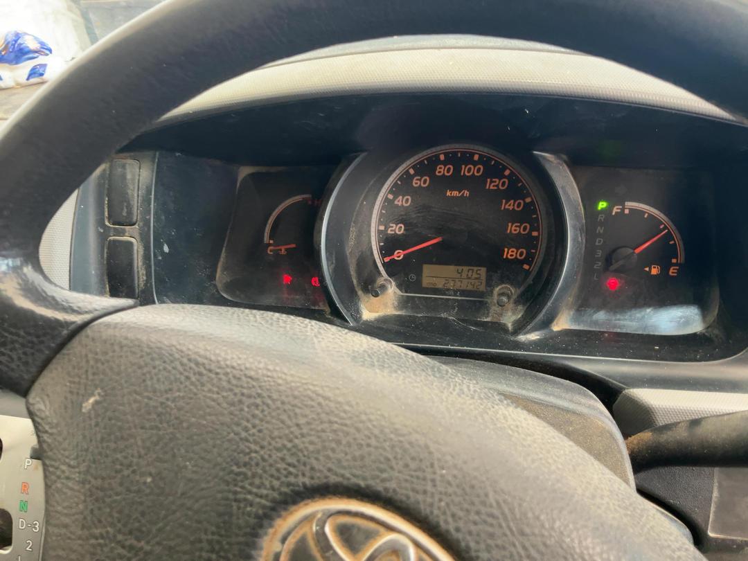 Photo '10' of Toyota Hiace