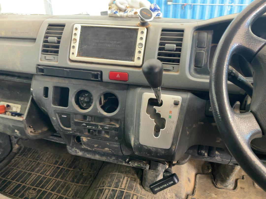 Photo '11' of Toyota Hiace