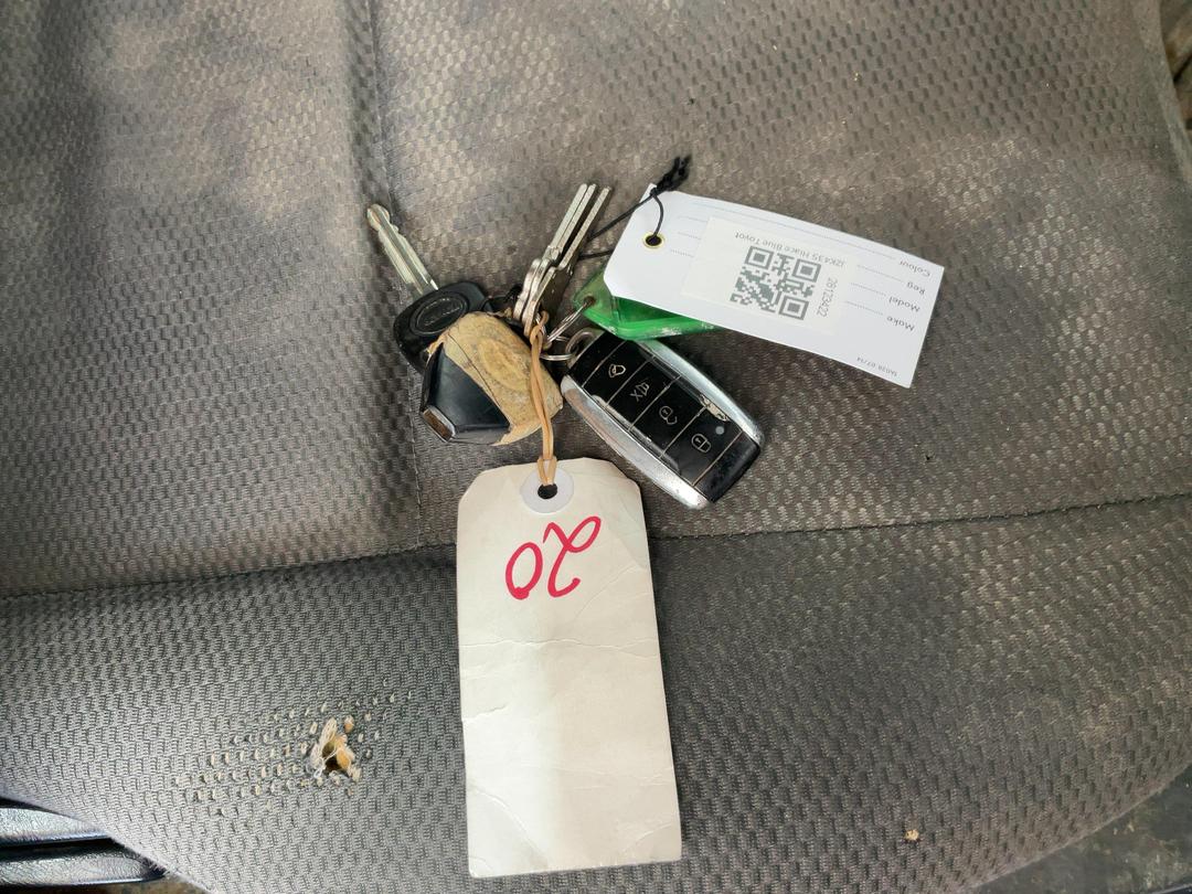 Photo '12' of Toyota Hiace